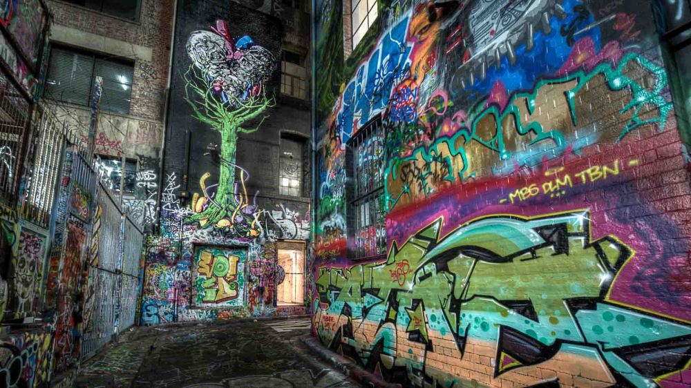 Graffiti in Melbourne : the tree in hosier lane